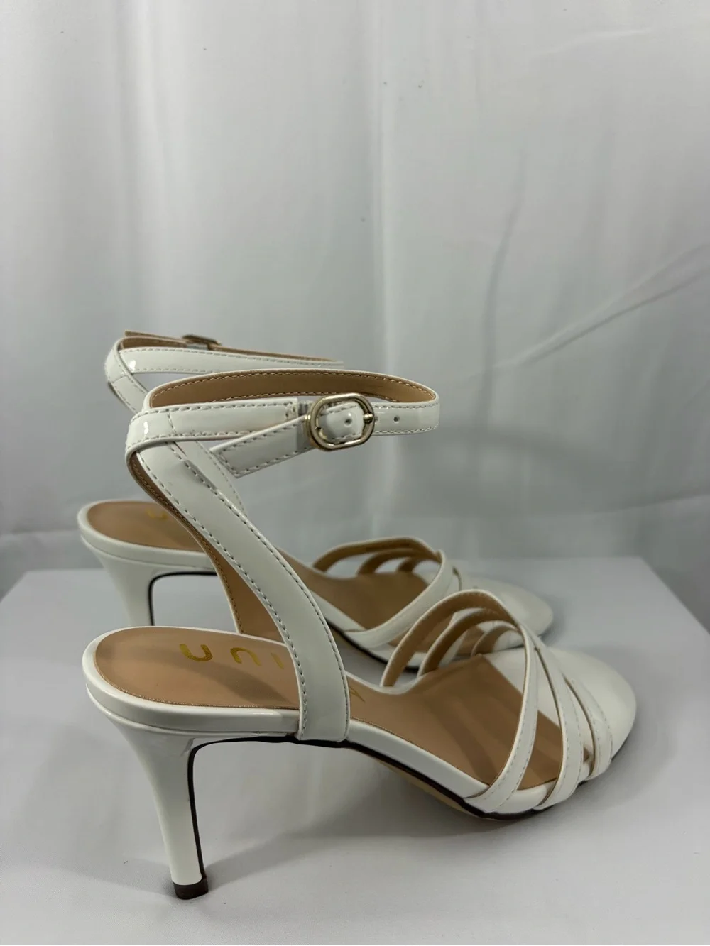 NWT Unisa Women’s Size 8 White Ankle-Strap Heels